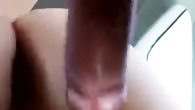 Kırgızistanlı, arkadaşını aletiyle sikişiyor.